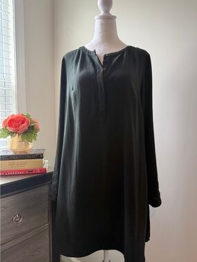 Preloved Classic Black Long-Sleeve Shift Dress